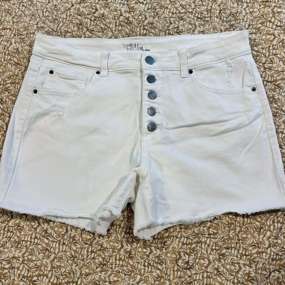Time and Tru High-Rise 5 Button-Fly Jean Shorts in White, Pink, Camo-Bundle of 4 - Picture 5 of 12